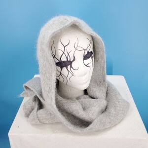 Arctic Fox the Alpaca wool hooded scarf